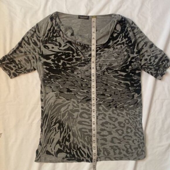 Y2K Statement Vanilla Sugar Animal Print Tee Chic Trendy Bold & Wild - Picture 6 of 6